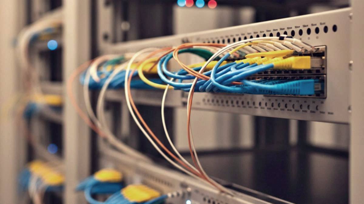 Network connections and switches