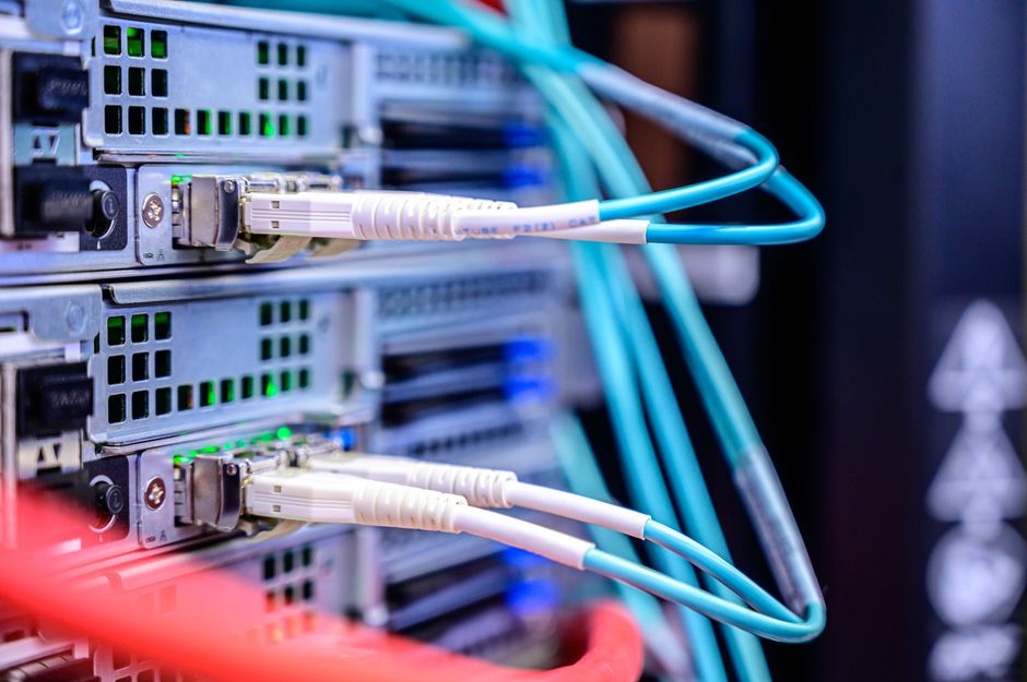 Fiber network connections on a server Fiber network connections on a server